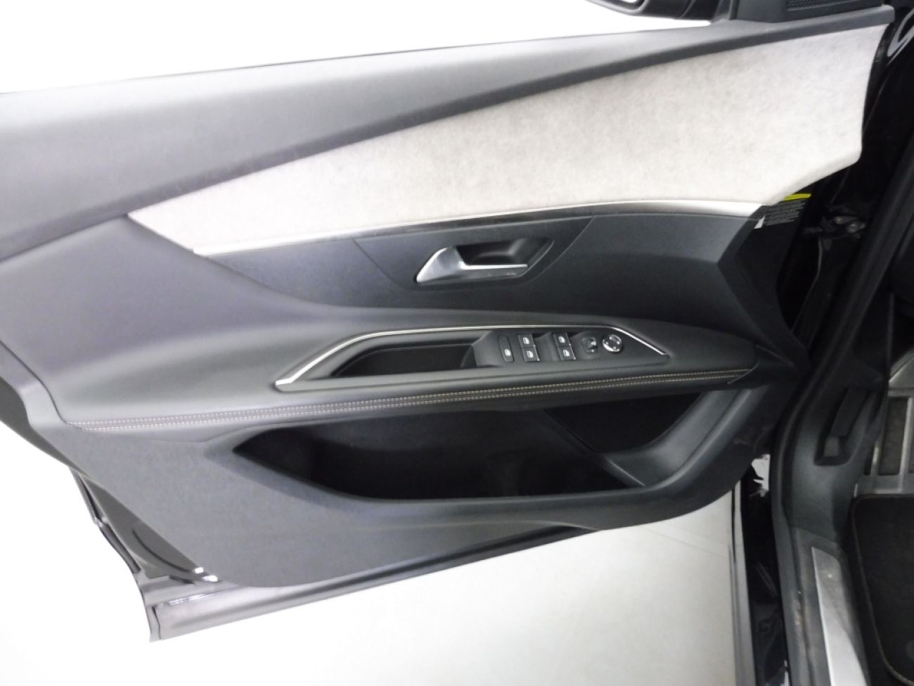 Mandataire PEUGEOT 3008 PLUG-IN HYBRID4 300CH GT PACK E-EAT8