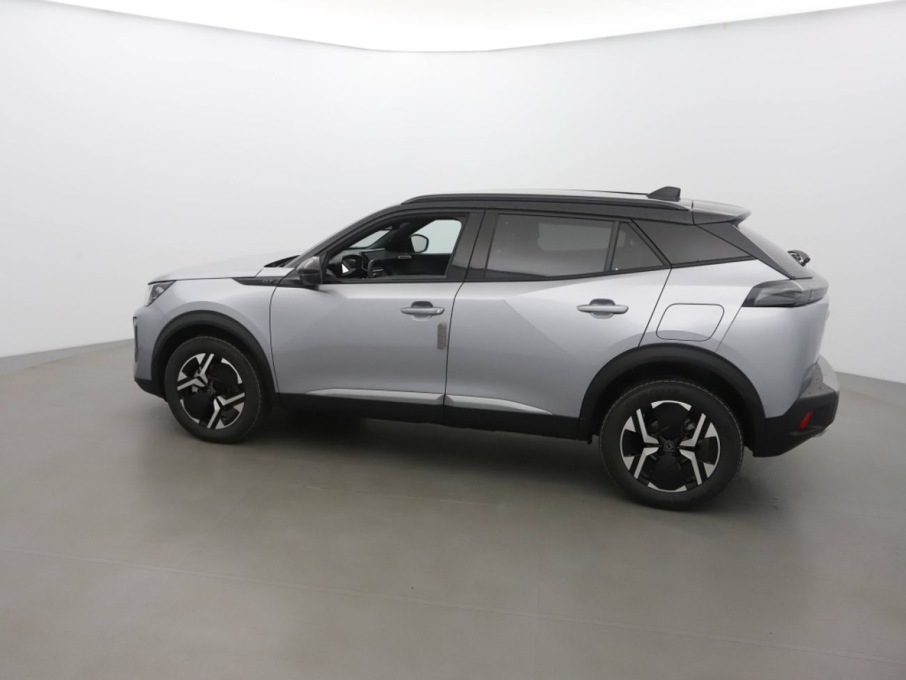 Mandataire PEUGEOT 2008 1.2 HYBRID 136CH GT E-DCS6