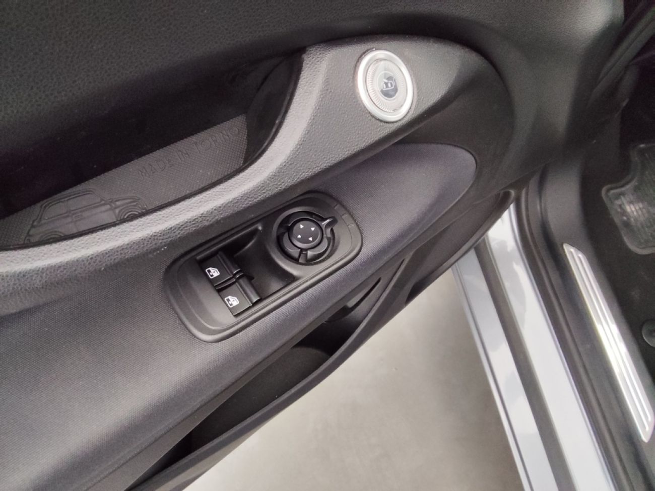 Mandataire FIAT 500C E 118CH ICONE