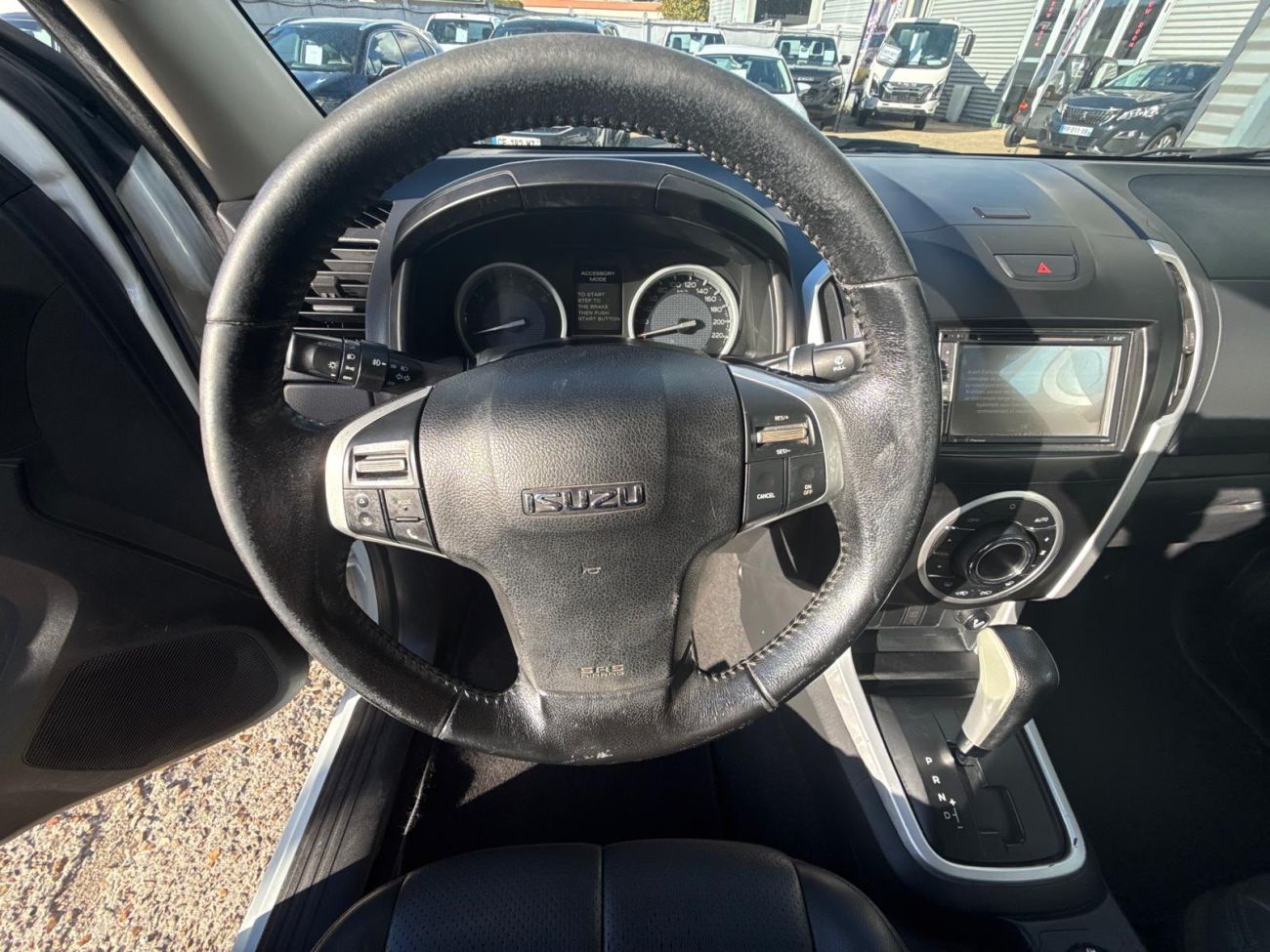 Mandataire ISUZU D-MAX CREW CAB 1.9 4X4 BVA SUPERNOVA