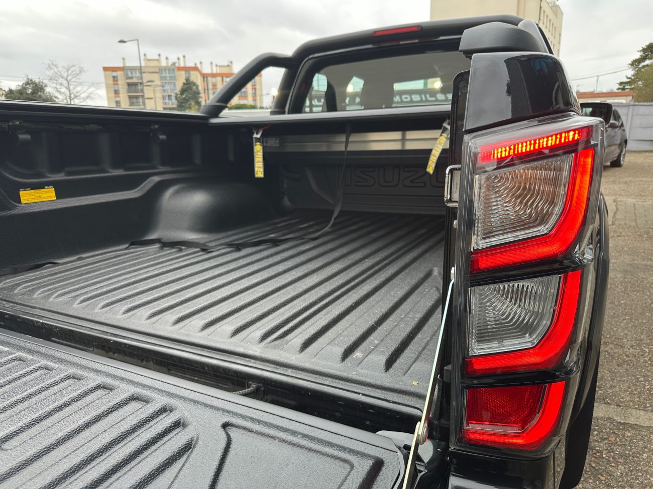 Mandataire ISUZU D-MAX SPACE N60 NITRO SPORT 4X4 AT
