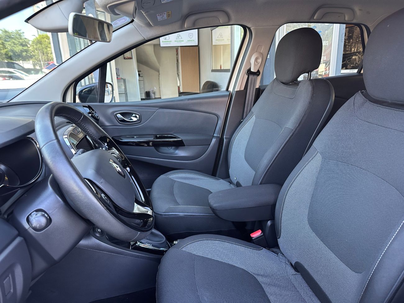 Mandataire RENAULT CAPTUR TCe 120 Intens EDC