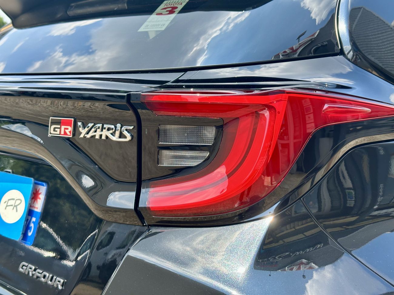 Mandataire TOYOTA YARIS GR 1.6L Pack Premium 1ere main française