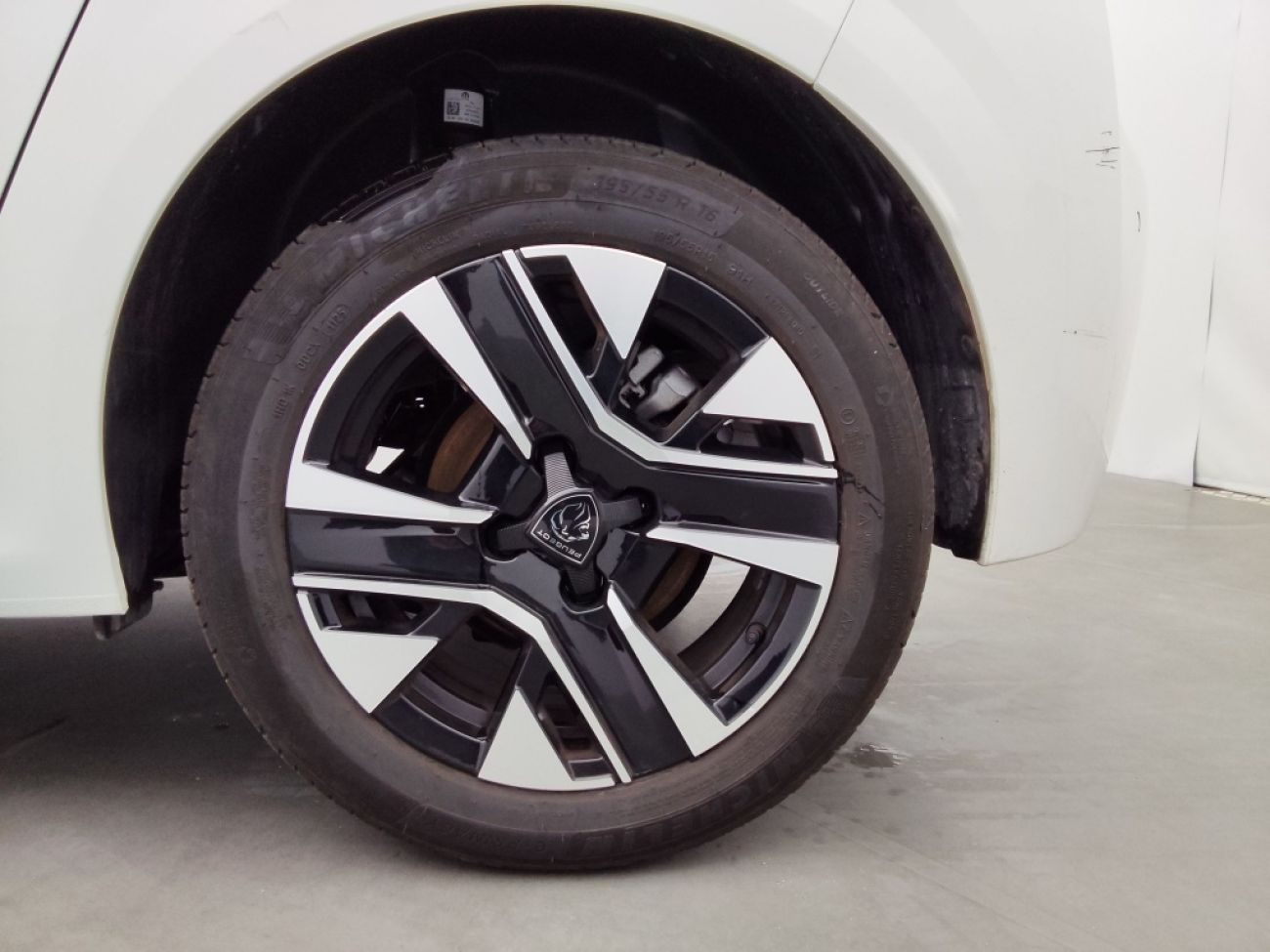 Mandataire PEUGEOT 208 1.2 100CH S&S ALLURE