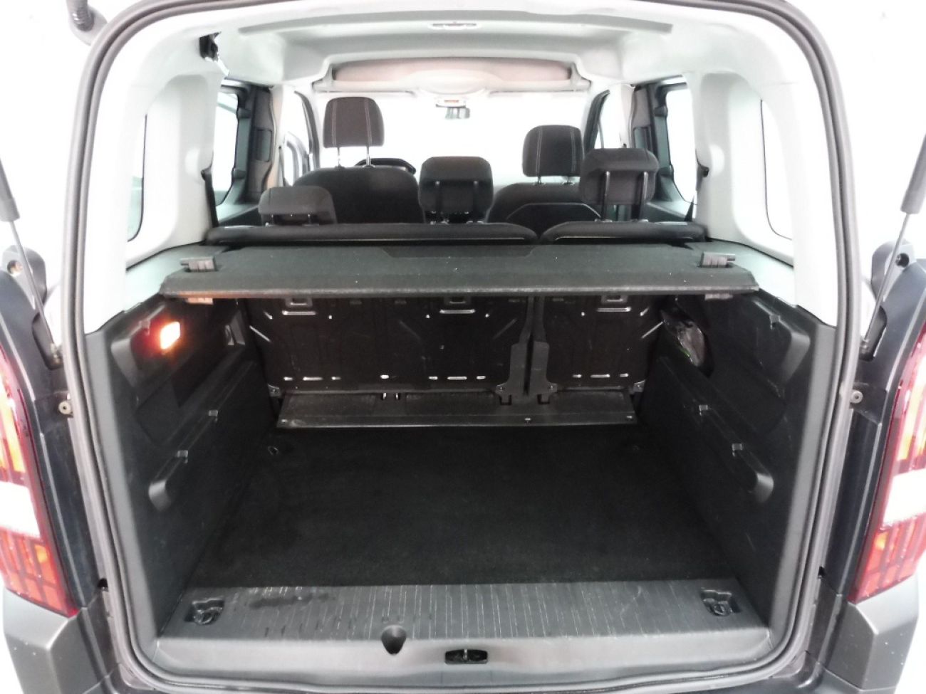 Mandataire PEUGEOT RIFTER TAILLE M - 1.5 BLUEHDI 100CH S&S ALLURE 5 PLACES