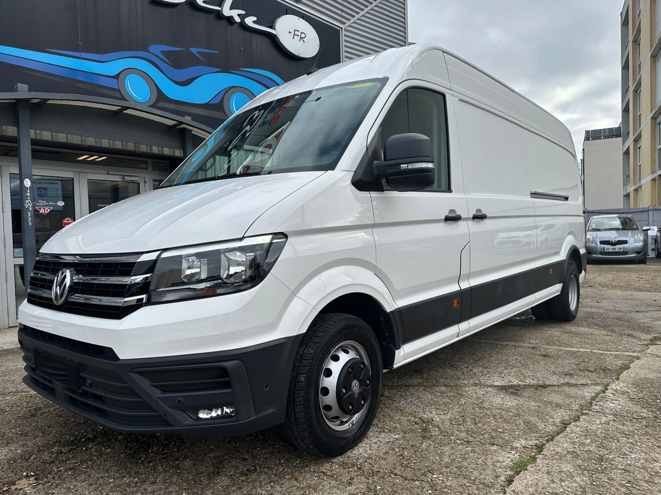 Mandataire VOLKSWAGEN CRAFTER VAN PROPULSION RJ 35 L4H3 2.0 TDI 177 CH BVA BUSINESS LINE ROUES JUMELEES