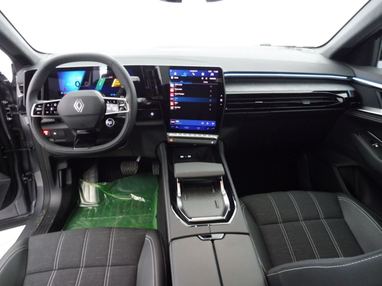 Mandataire RENAULT AUSTRAL 1.2 E-TECH FULL HYBRID 200CH TECHNO - 24