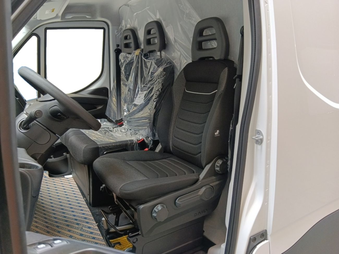 Mandataire IVECO Daily 35S18 3.0 V16 HI-MATIC H2 180CV