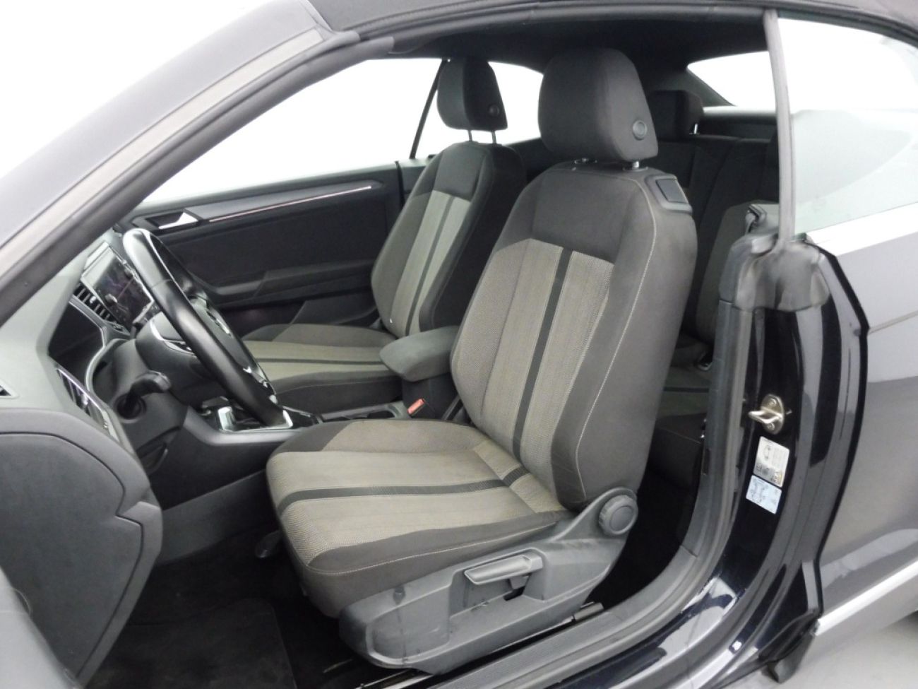 Mandataire VOLKSWAGEN T-Roc Cabriolet 1.5 TSI 150 DSGstyle