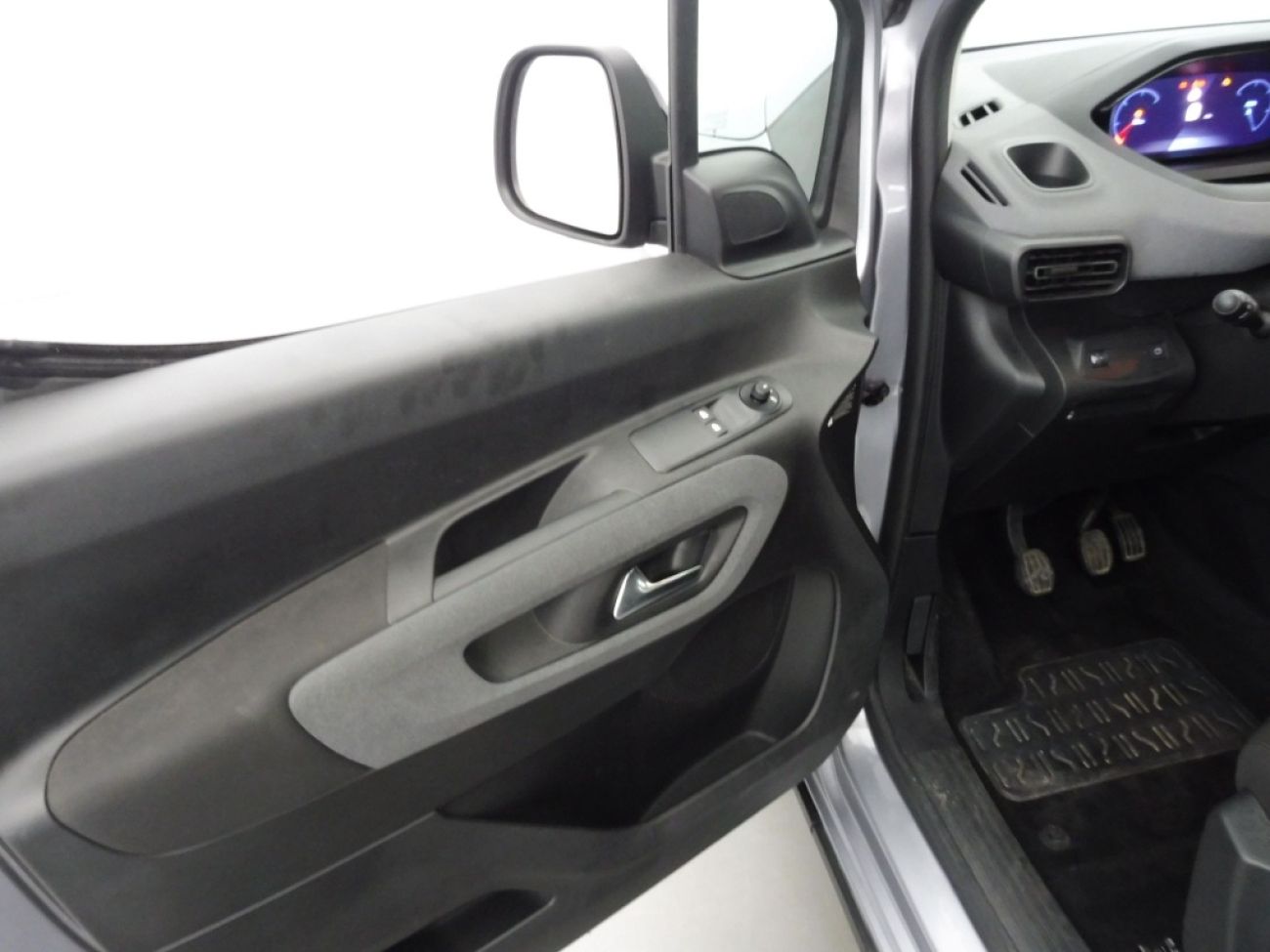 Mandataire PEUGEOT RIFTER TAILLE M - 1.5 BLUEHDI 100CH S&S ALLURE 5 PLACES