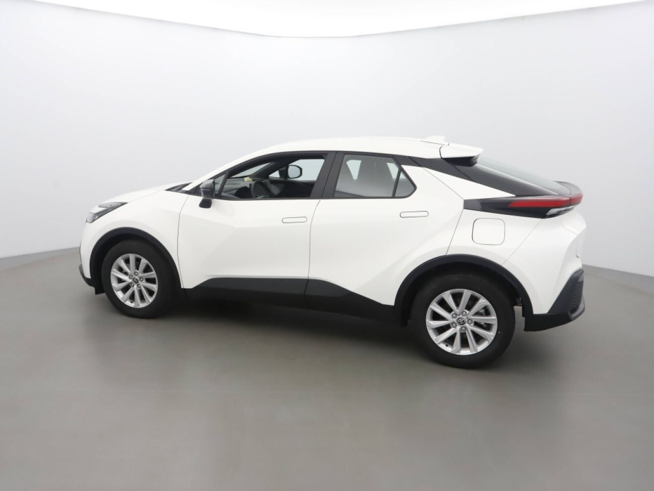 Mandataire TOYOTA C-HR 1.8 140CH DYNAMIC NG23