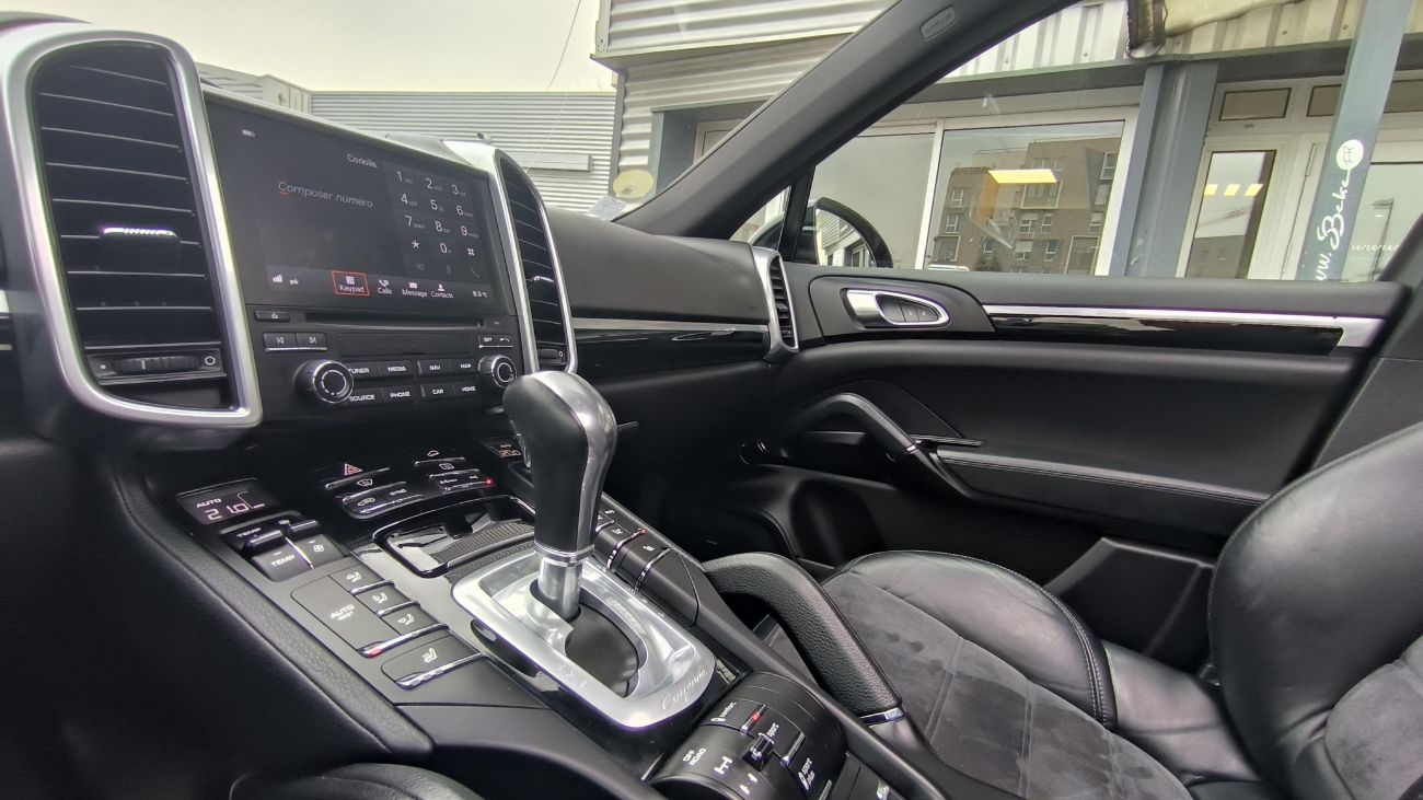 Mandataire PORSCHE CAYENNE 3.0D V6 262 ch Platinium Edition Tiptronic A