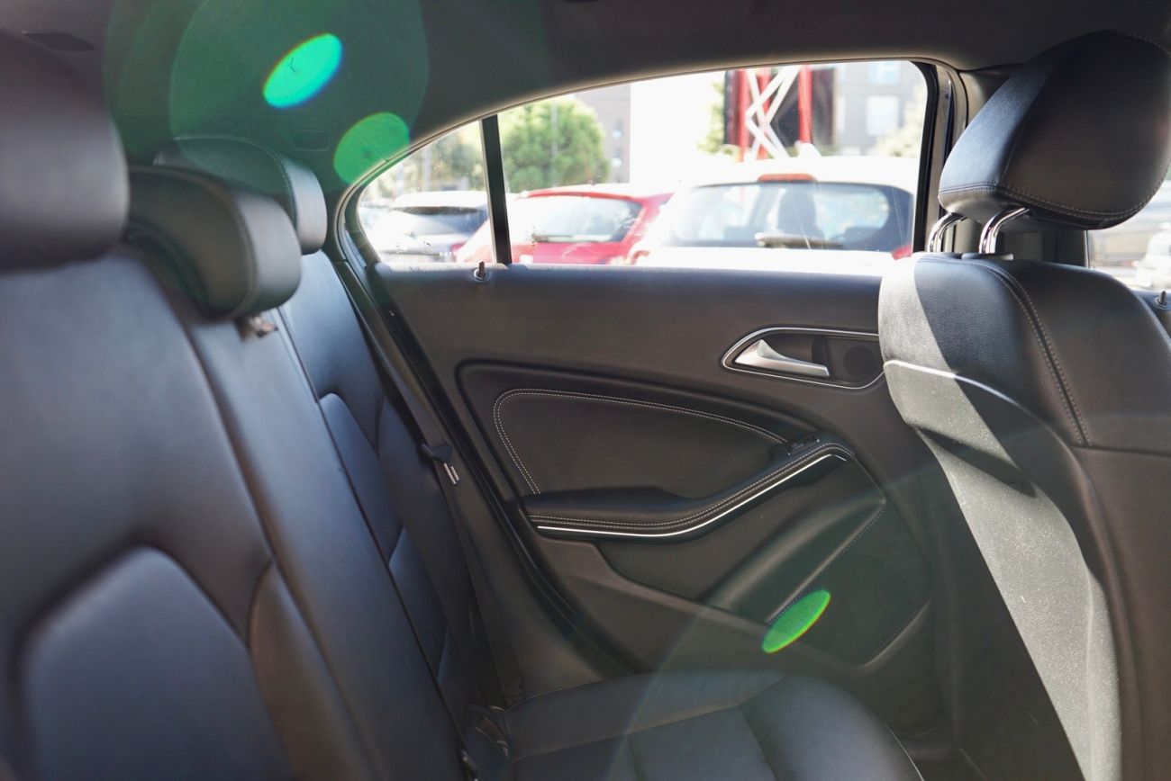 Mandataire MERCEDES CLASSE A 180 7G-DCT Sensation