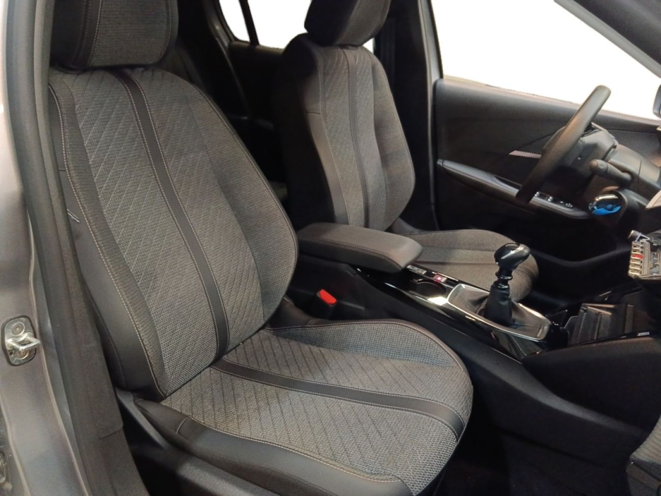 Mandataire PEUGEOT 208 1.2 100CH S&S ALLURE