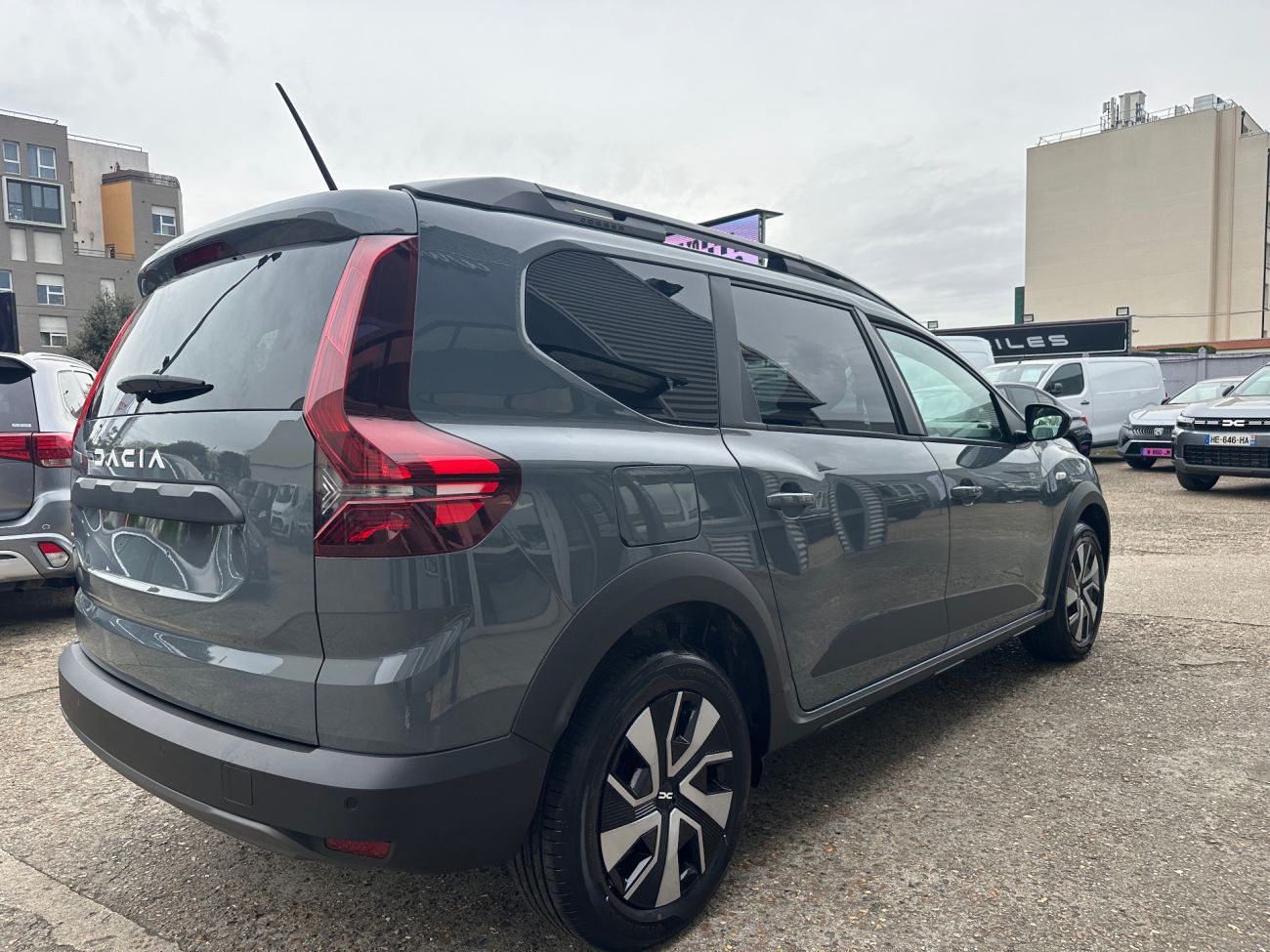 Mandataire Dacia JOGGER 1.0 ECO-G 100CH 7 PLACES EXPRESSION 7
