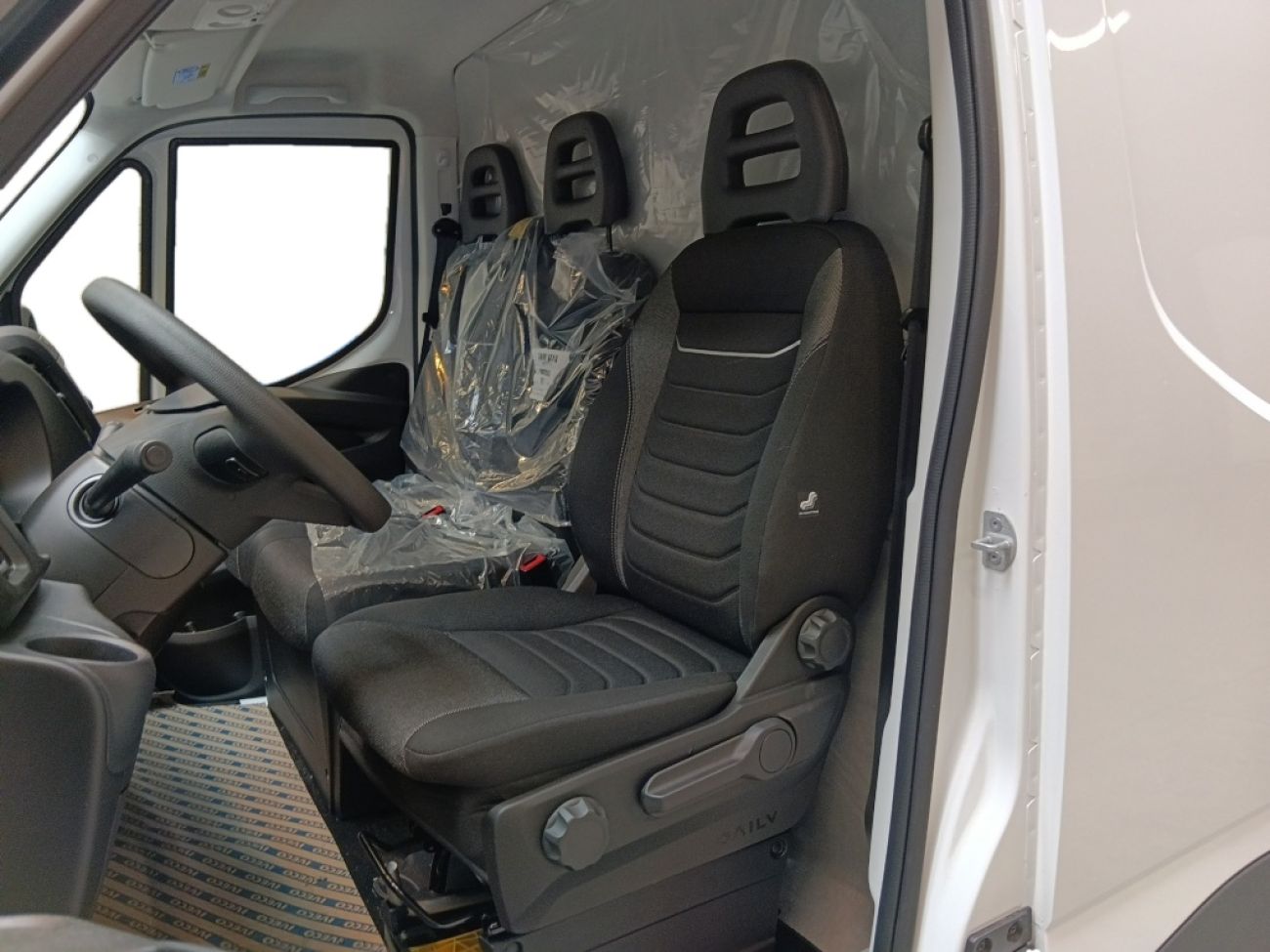 Mandataire IVECO Daily 35S16 2.3 V12 HI-MATIC 156CV