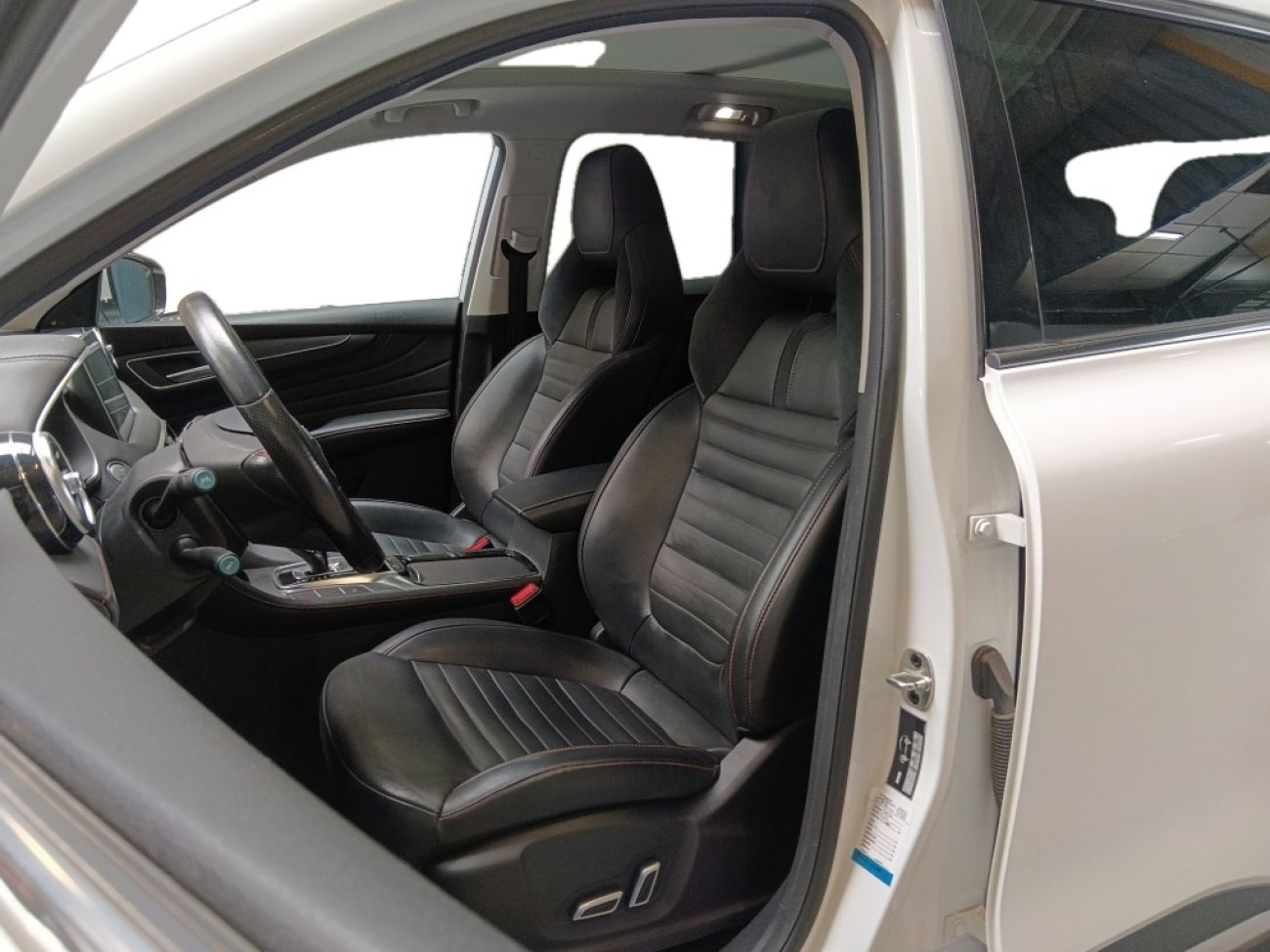 Mandataire MG HS 1.5 T-GDI 162 AT luxury