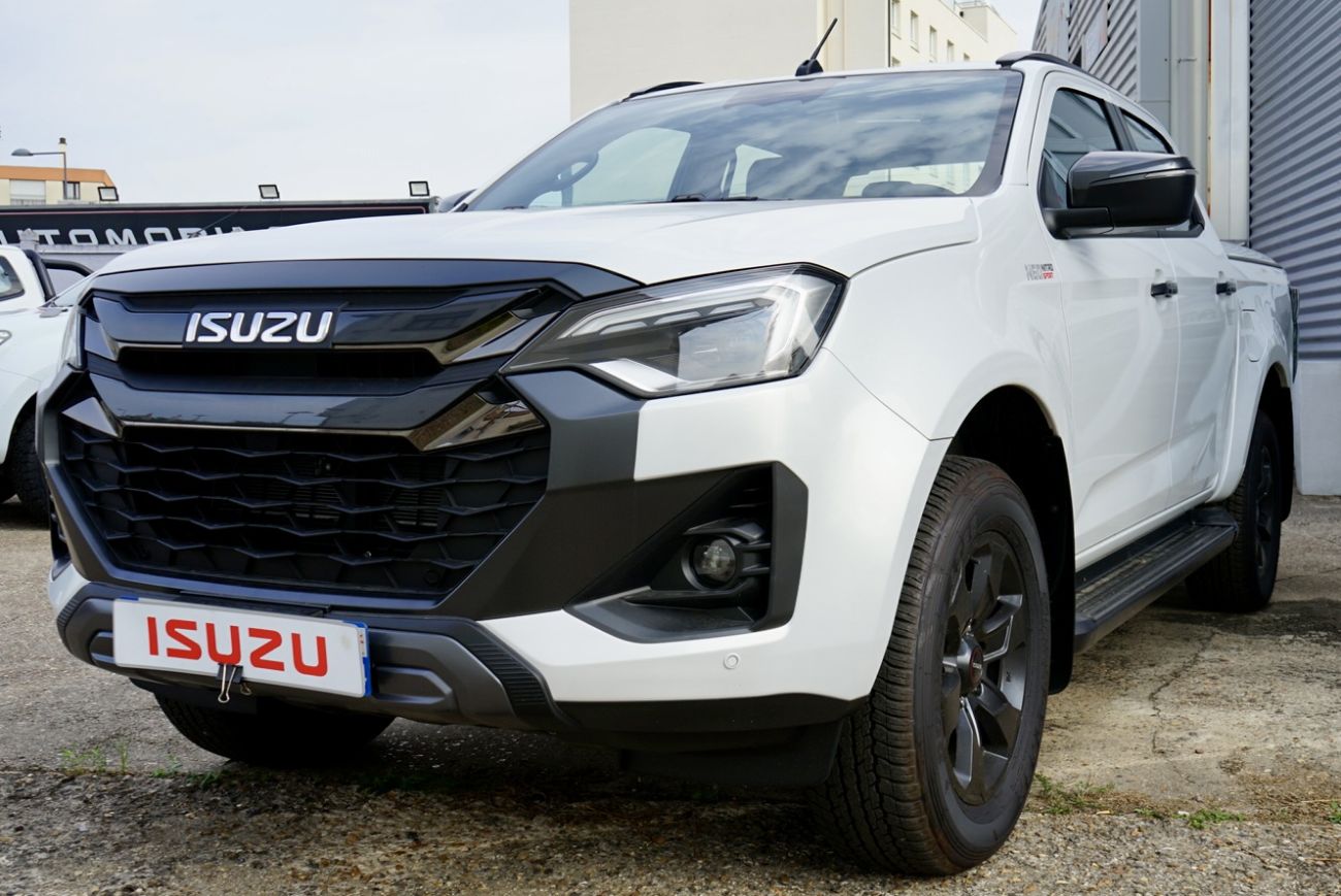 Mandataire ISUZU D-MAX CREW N60 NITRO SPORT 4X4 A/T 4 PLACES / PAS DE MALUS ECOLOGIQUE