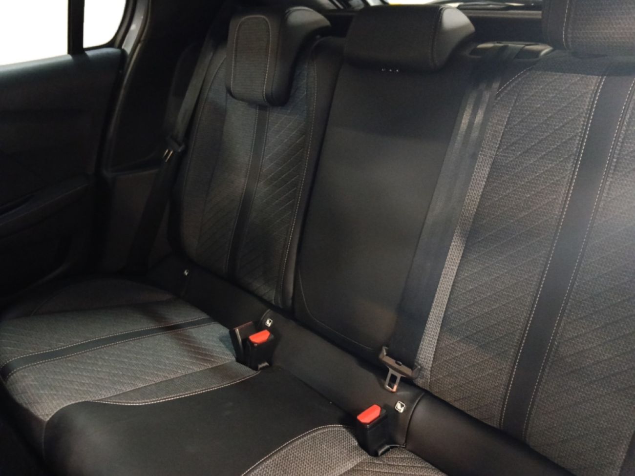 Mandataire PEUGEOT 208 1.2 100CH S&S ALLURE