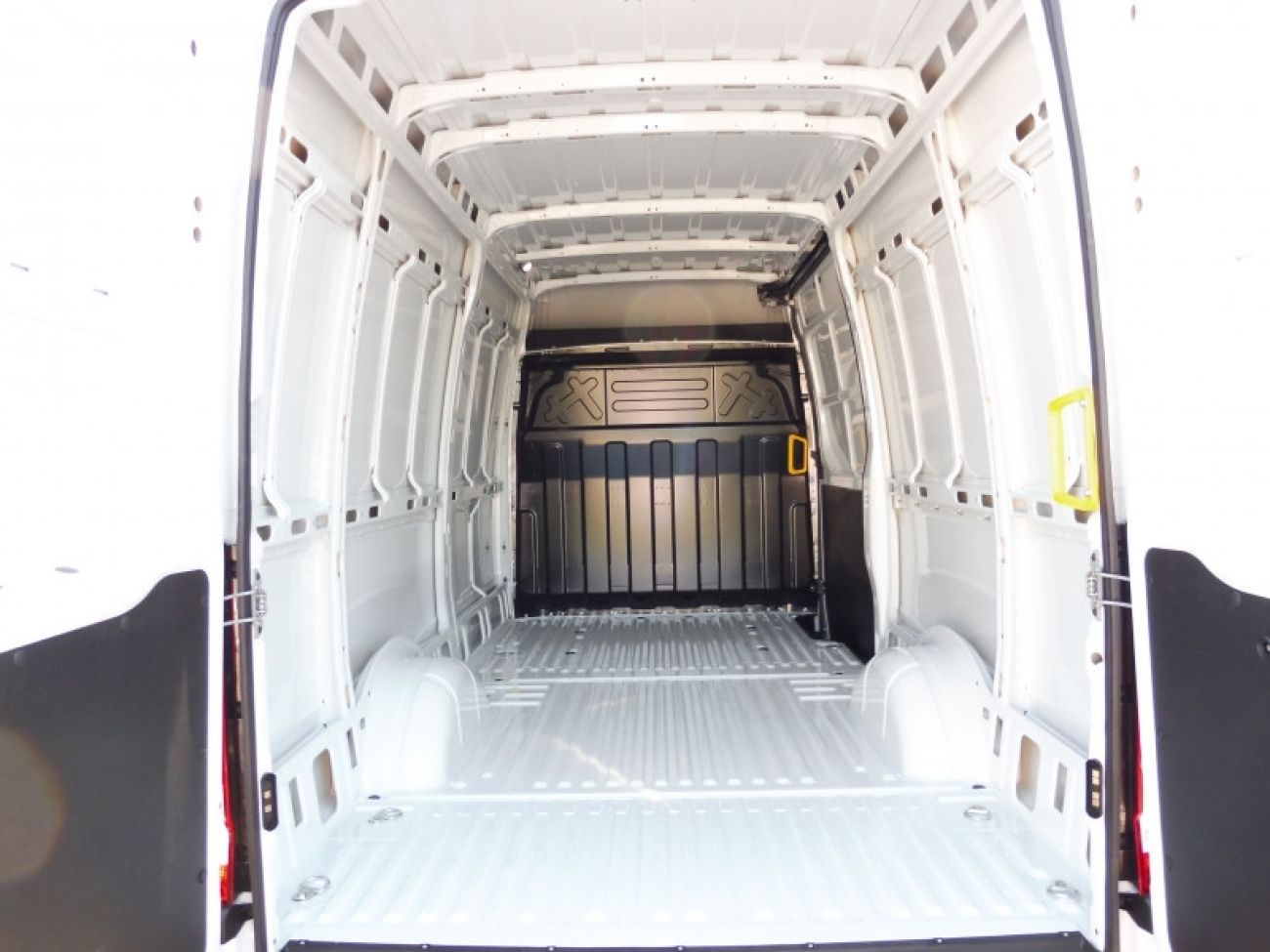 Mandataire IVECO Daily 35S16 2.3 V12 HI-MATIC 156CV