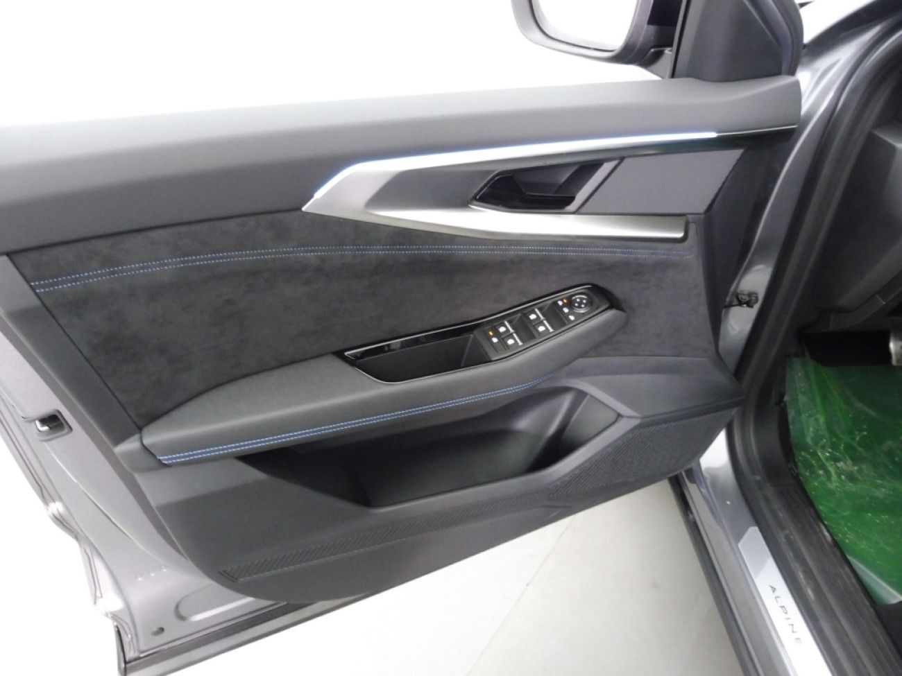 Mandataire RENAULT ESPACE VI 1.2 E-TECH FULL HYBRID 200CH ESPRIT ALPINE 7 PLACES - 24