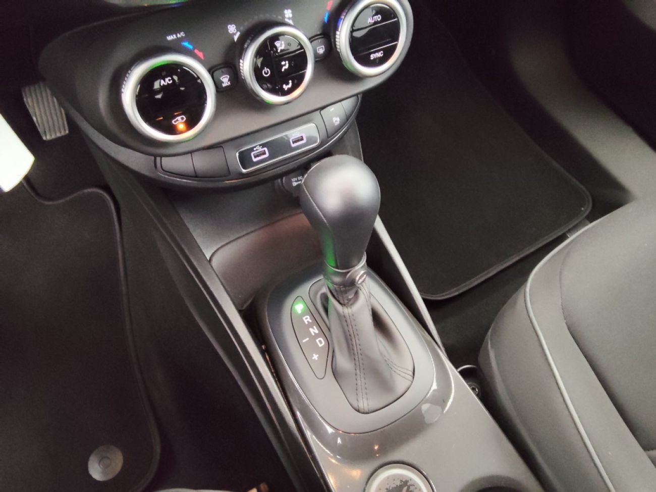 Mandataire FIAT 500X 1.5 FIREFLY TURBO 130CH S/S HYBRID PACK CONFORT DCT7
