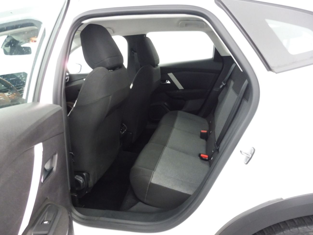 Mandataire Citroën C4 X 1.2 PURETECH 100 FEEL