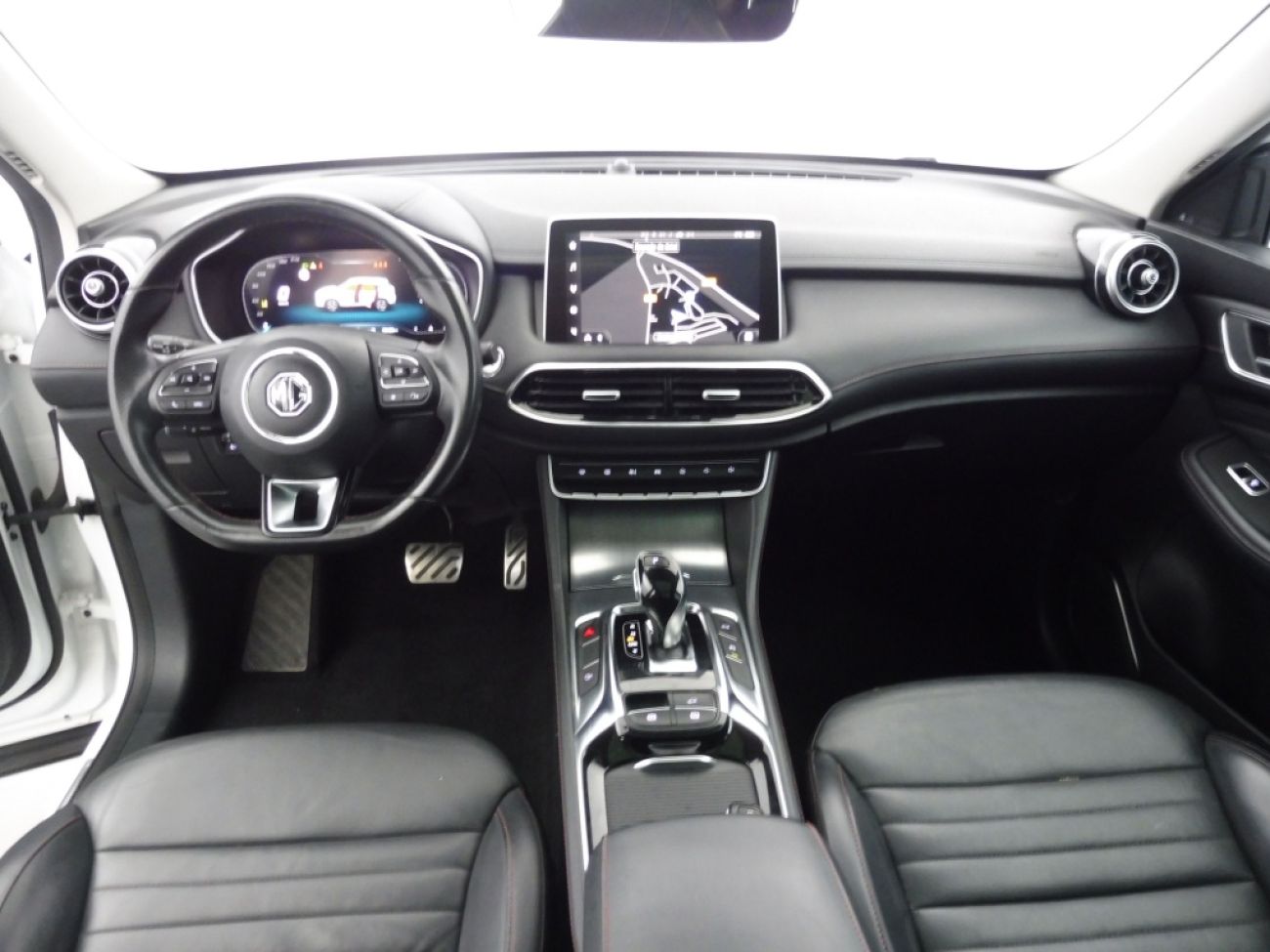 Mandataire MG HS 1.5 T-GDI 162 AT luxury