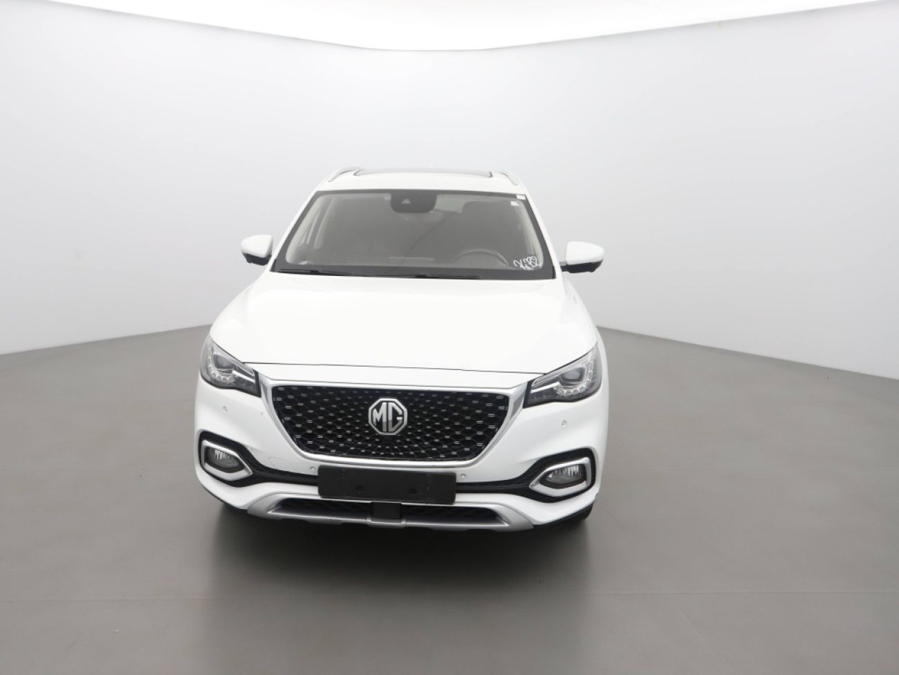 Mandataire MG HS 1.5 T-GDI 162 AT luxury