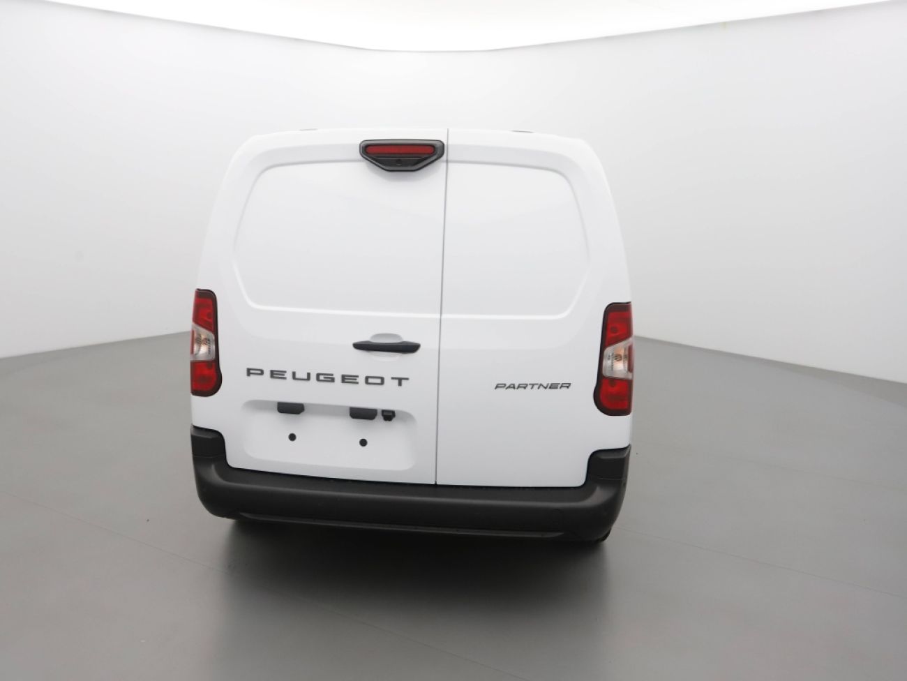 Mandataire PEUGEOT Partner XL 950KG BLUEHDI 130CH S&S EAT8