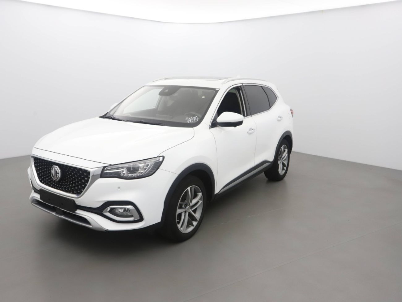 Mandataire MG HS 1.5 T-GDI 162 AT luxury