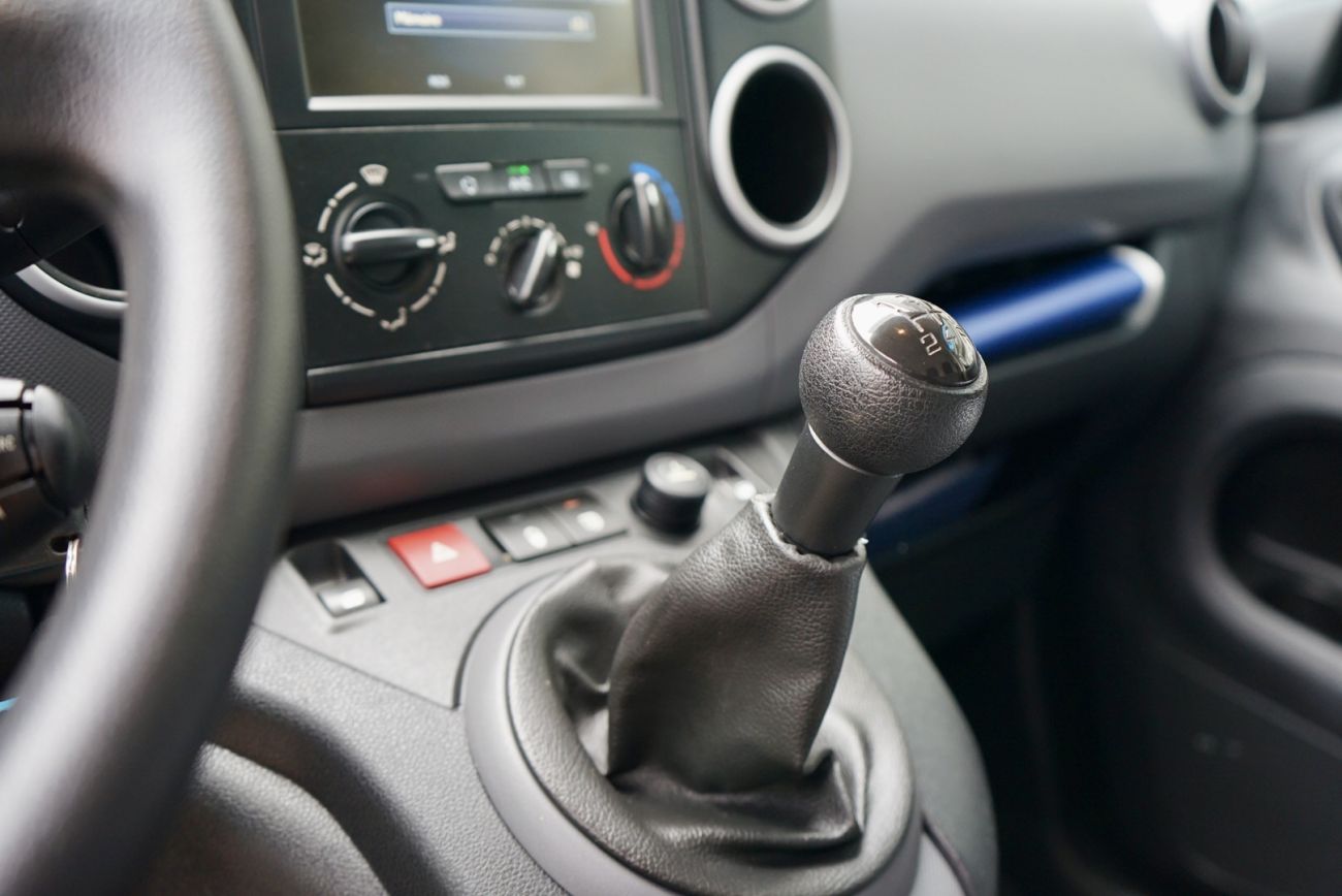 Mandataire PEUGEOT PARTNER FOURGON STANDARD 1.6 BLUEHDI 75 BVM5 PREMIUM PACK
