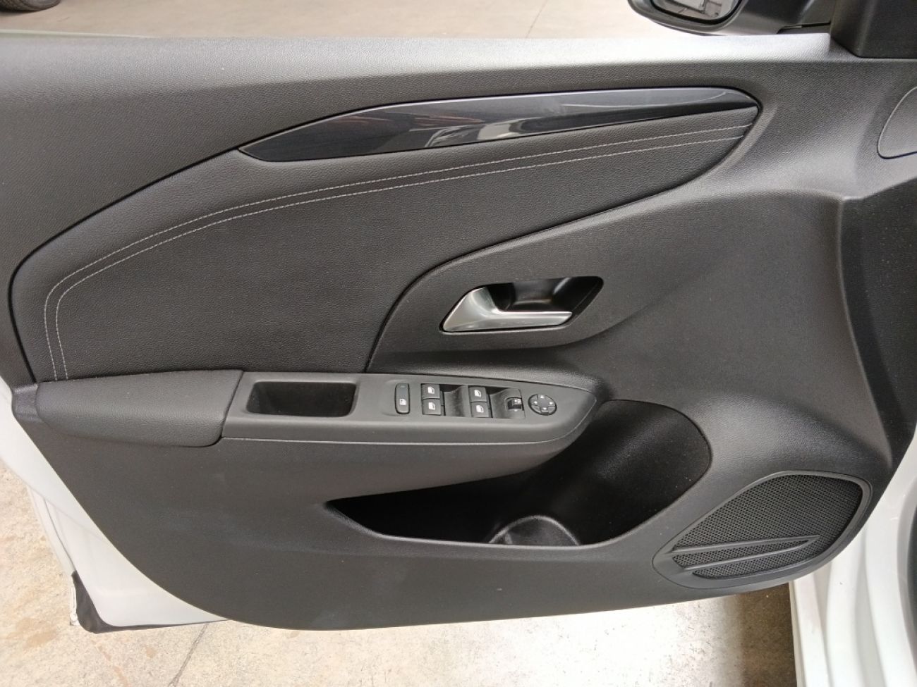 Mandataire Opel Corsa 1.2T 100 ATgs