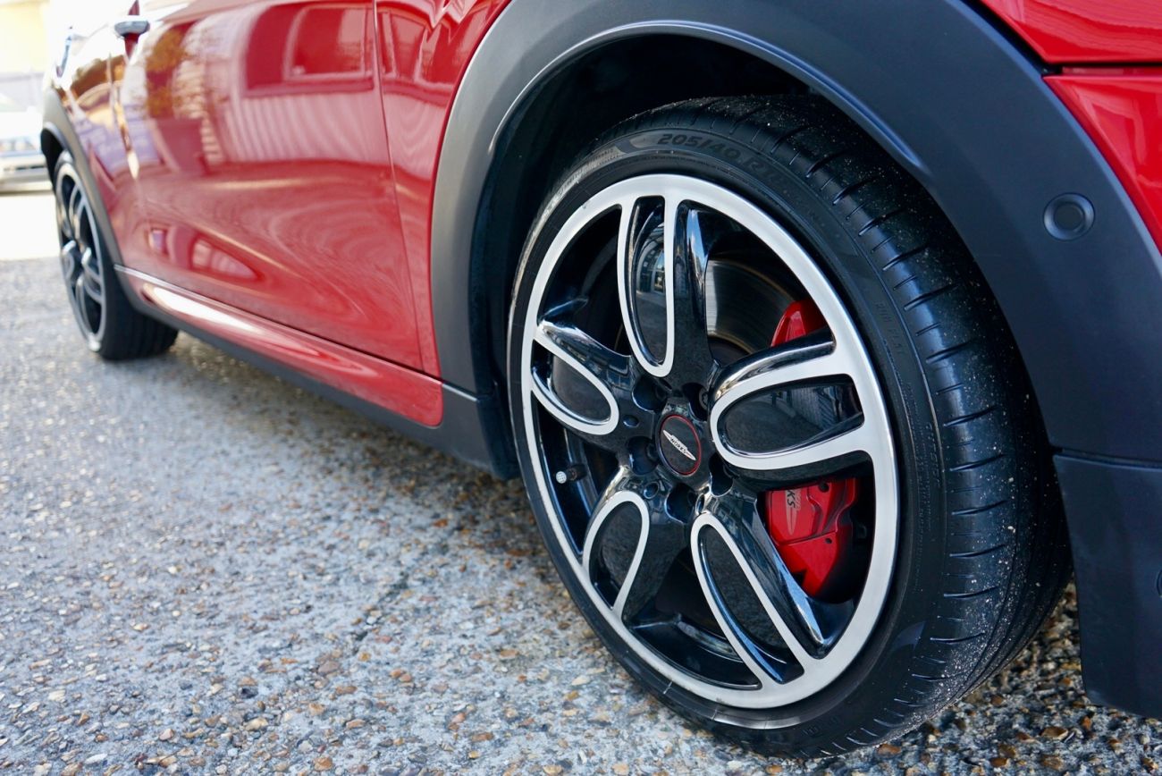 Mandataire MINI HATCH 3 PORTES F56 231 ch John Cooper Works BVA6 Finition JCW Exclusive Design