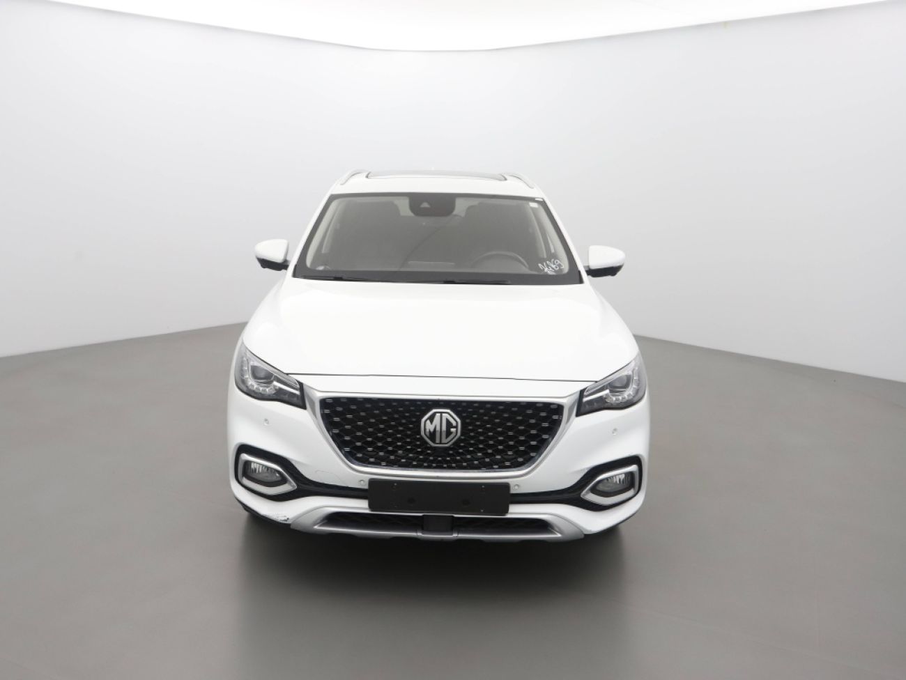Mandataire MG HS 1.5 T-GDI 162 AT luxury