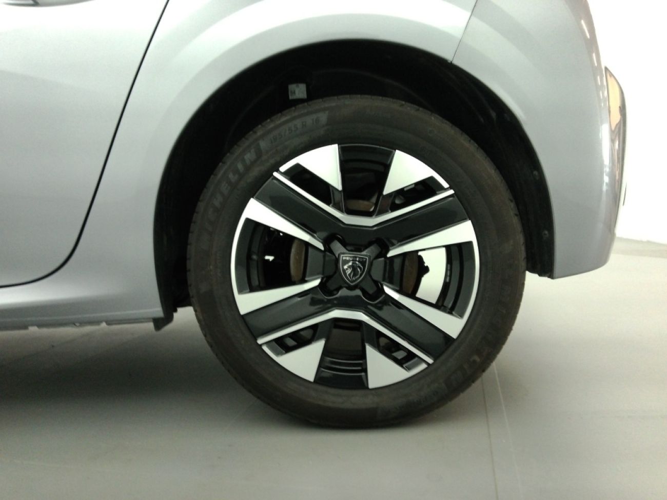 Mandataire PEUGEOT 208 1.2 100CH S&S ALLURE