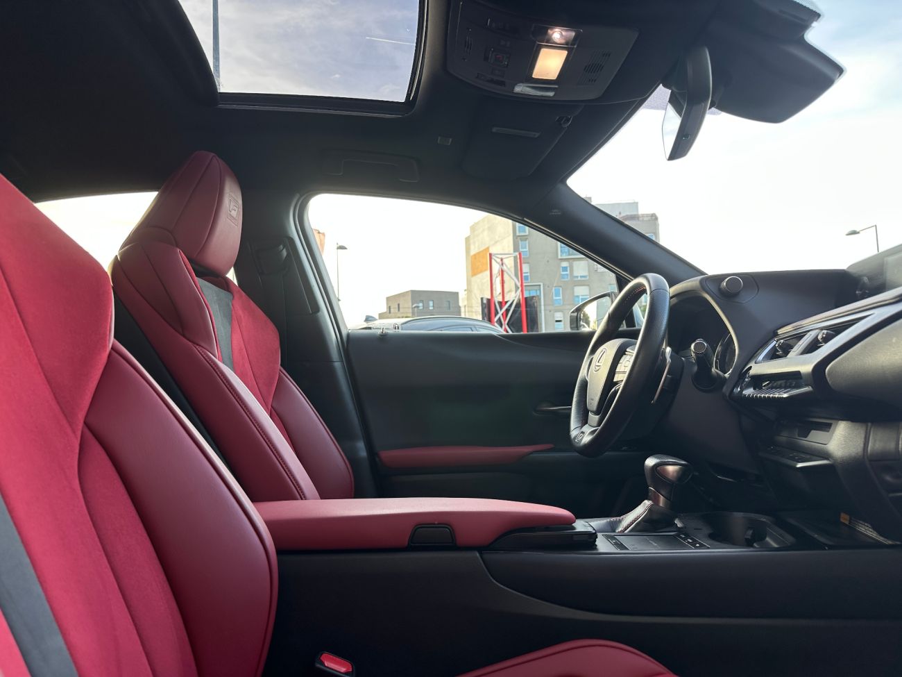 Mandataire LEXUS UX 250h 2WD F SPORT