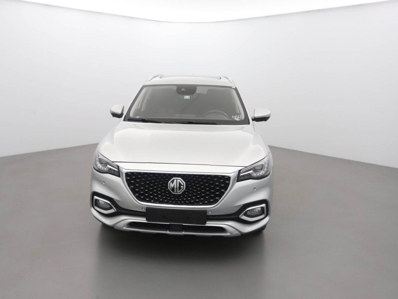 Mandataire MG HS 1.5 T-GDI 162 AT luxury