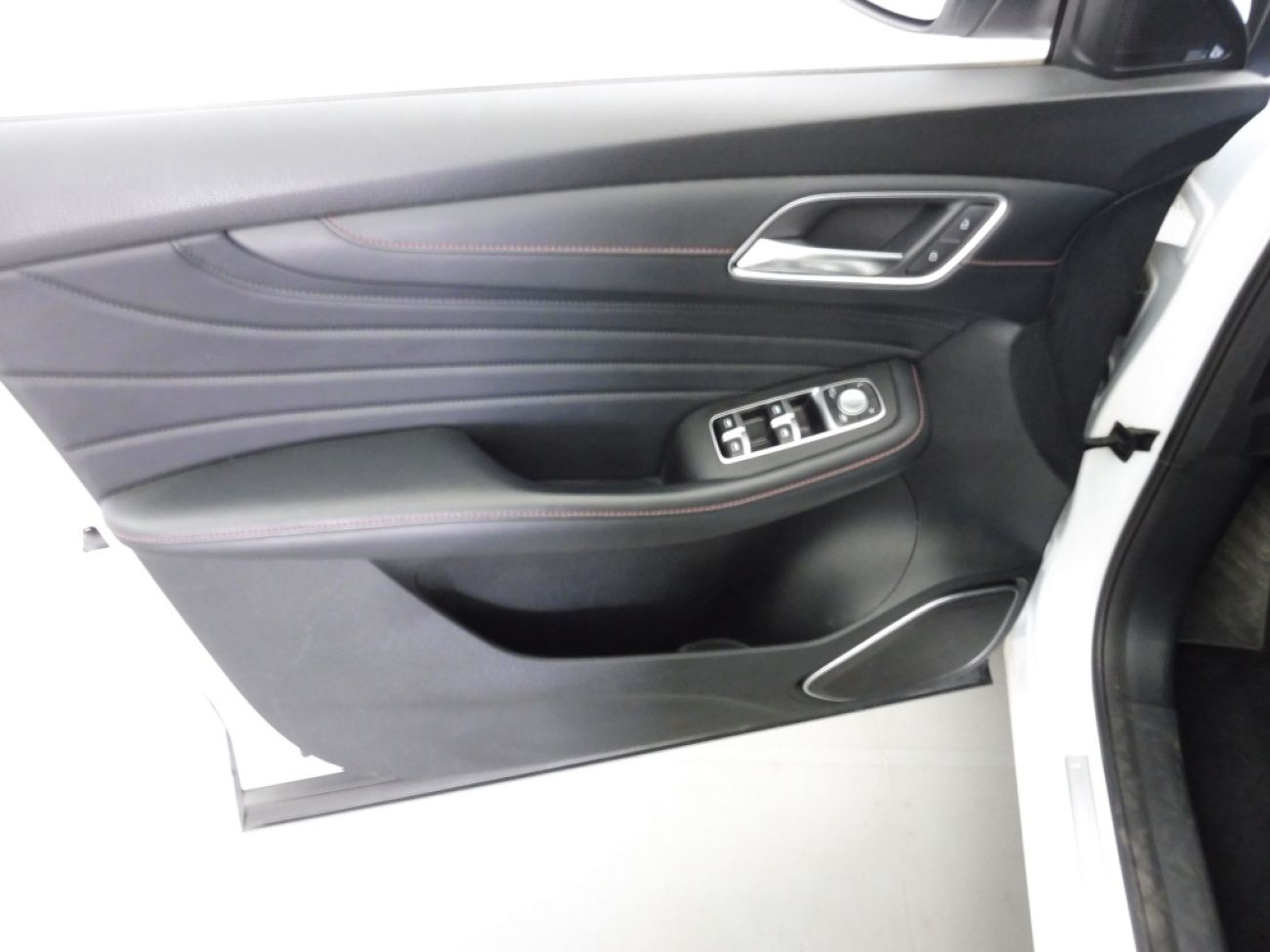 Mandataire MG HS 1.5 T-GDI 162 AT luxury