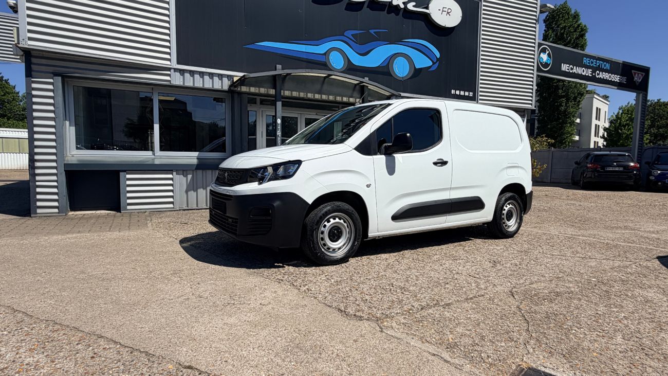 Mandataire PEUGEOT PARTNER FOURGON STANDARD 650 KG PURETECH 110 S&S BVM6 PREMIUM