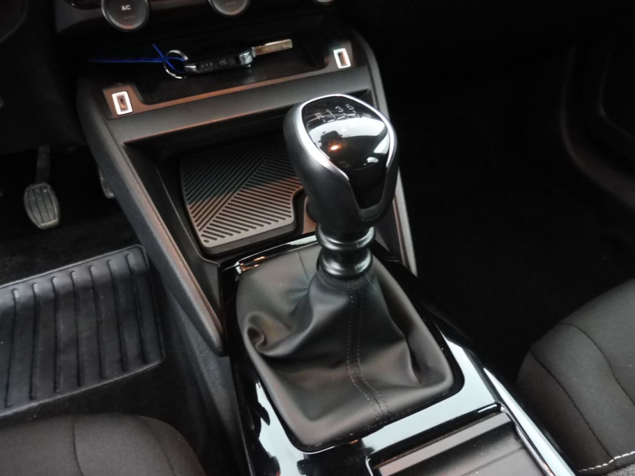 Mandataire Citroën C4 X 1.2 PURETECH 100 FEEL