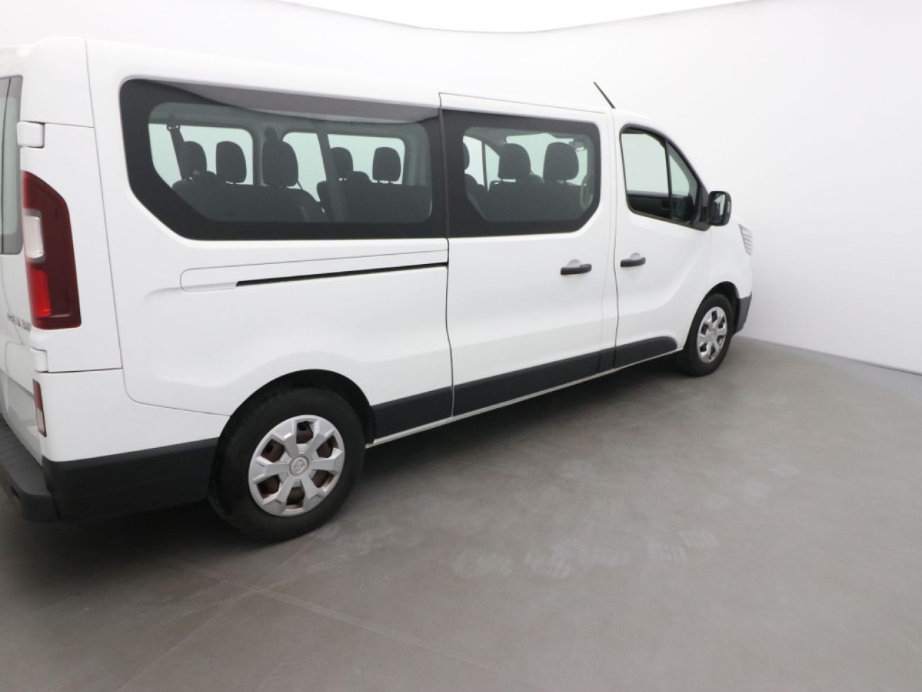 Mandataire RENAULT Trafic Passenger L2 2.0 BLUE DCI 150CH S&S ZEN 9 PLACES