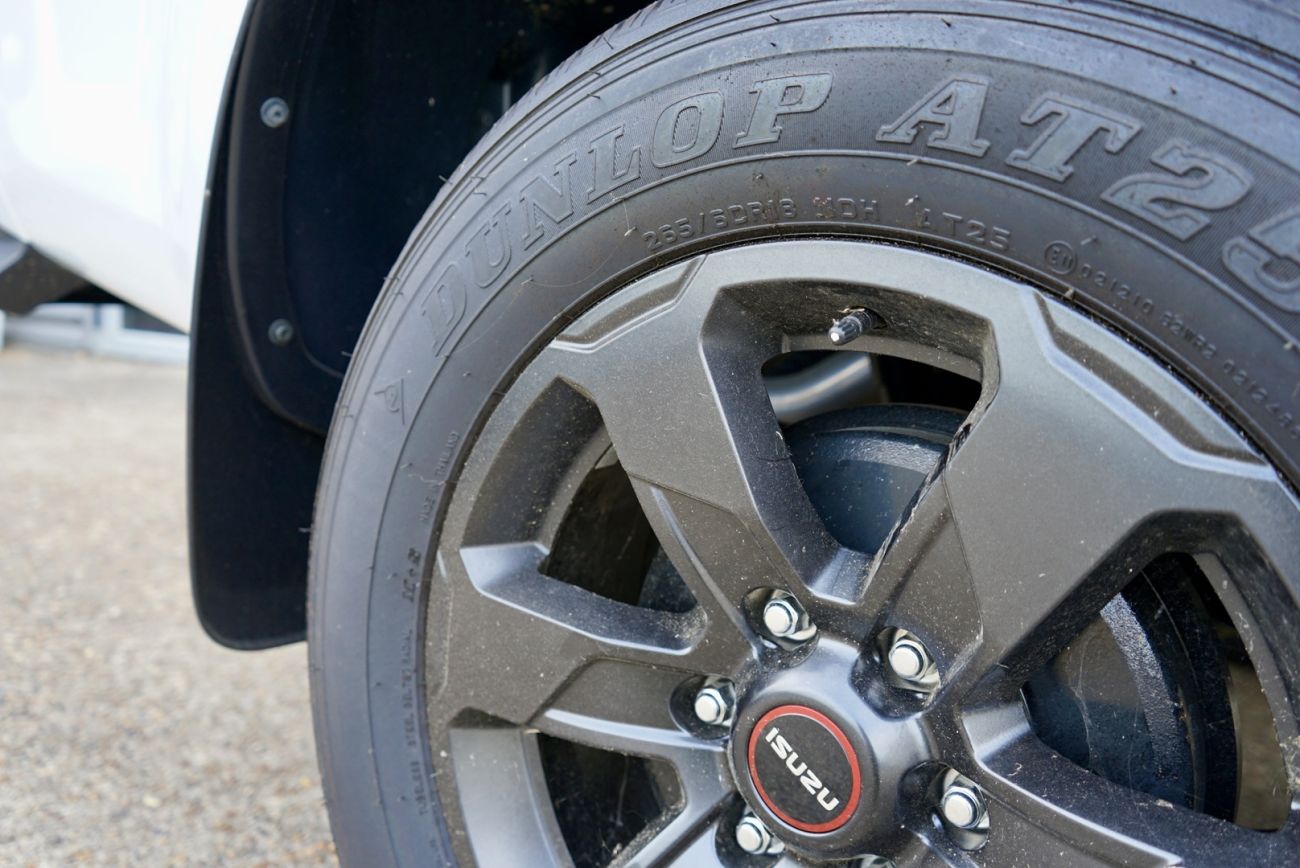 Mandataire ISUZU D-MAX CREW N60 NITRO SPORT 4X4 A/T 4 PLACES / PAS DE MALUS ECOLOGIQUE