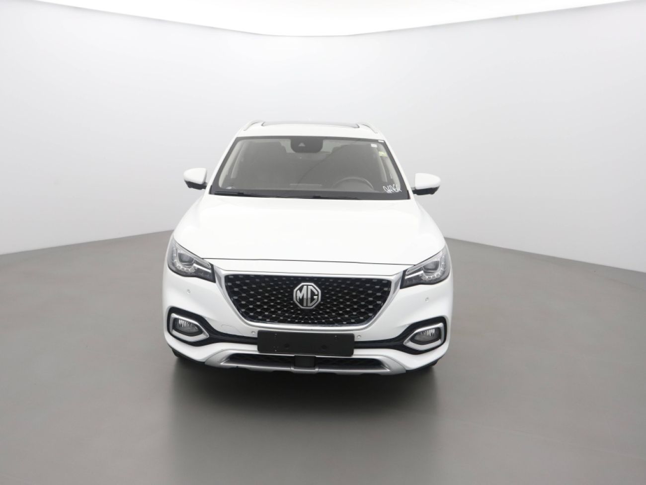 Mandataire MG HS 1.5 T-GDI 162 AT luxury
