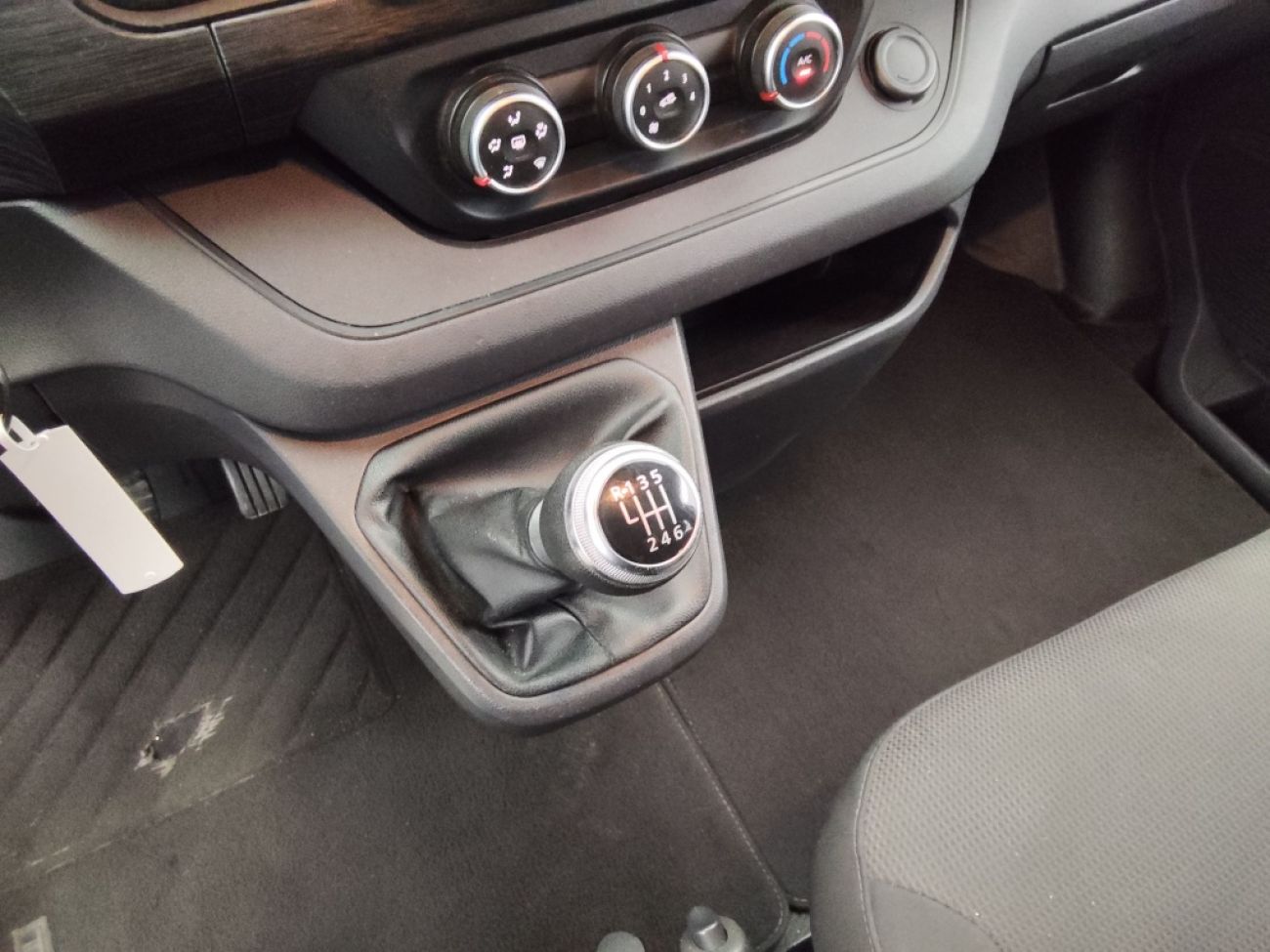 Mandataire RENAULT Trafic Passenger L2 2.0 BLUE DCI 150CH S&S ZEN 9 PLACES