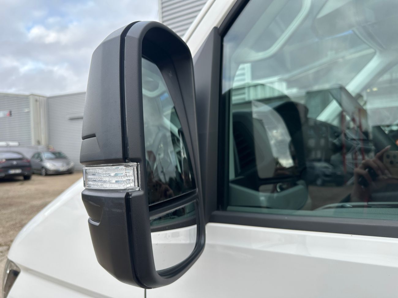 Mandataire VOLKSWAGEN CRAFTER VAN PROPULSION RJ 35 L4H3 2.0 TDI 177 CH BVA BUSINESS LINE ROUES JUMELEES