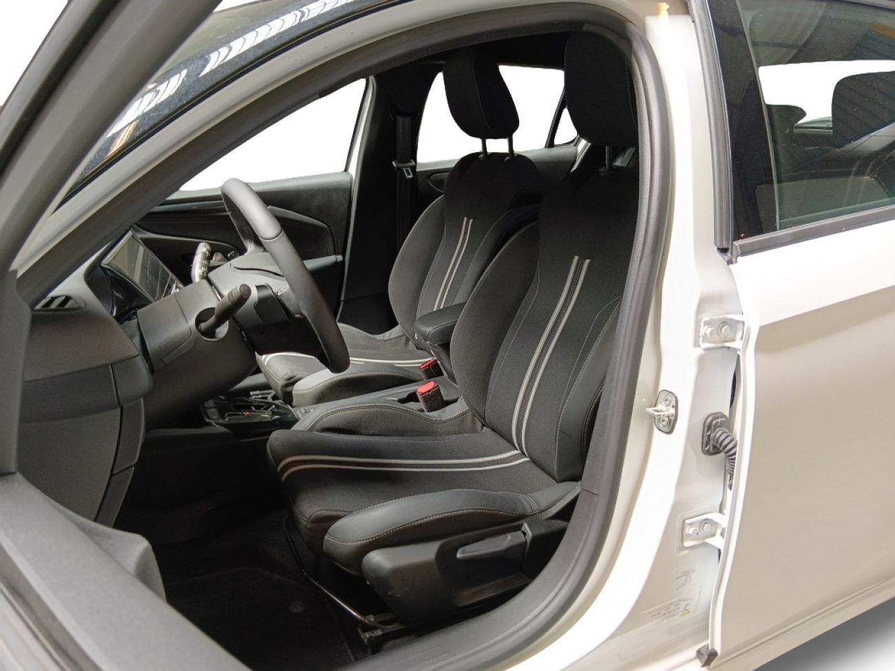 Mandataire Opel Corsa 1.2T 100 ATgs