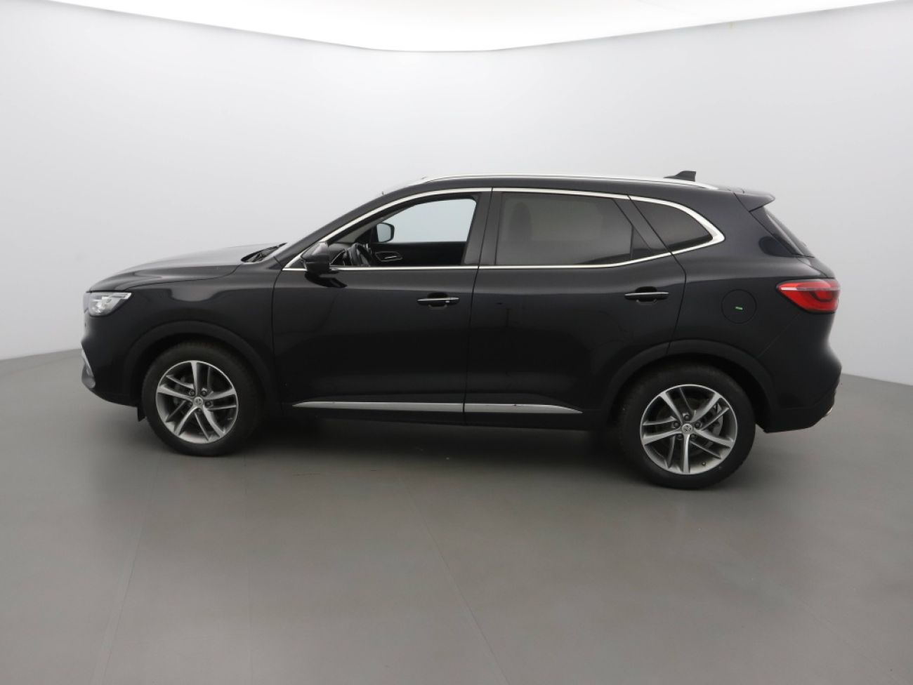 Mandataire MG HS 1.5 T-GDI 162 AT luxury