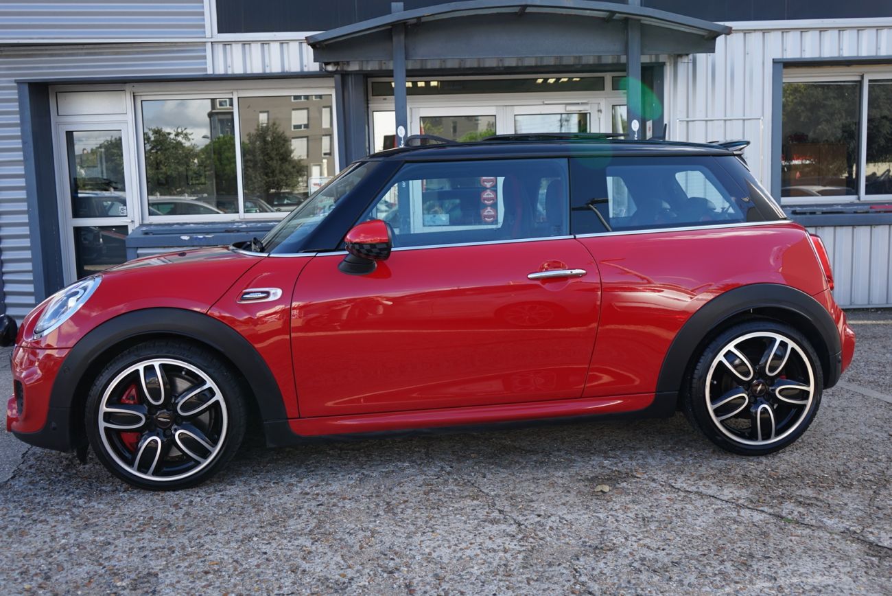 Mandataire MINI HATCH 3 PORTES F56 231 ch John Cooper Works BVA6 Finition JCW Exclusive Design