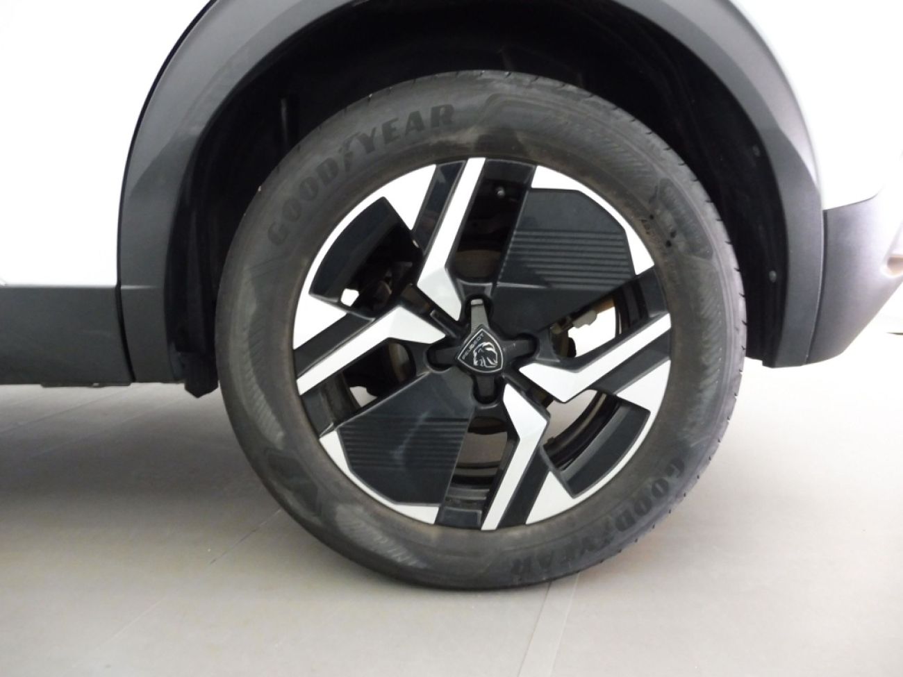 Mandataire PEUGEOT 2008 1.2 PURETECH 130CH S&S ALLURE EAT8